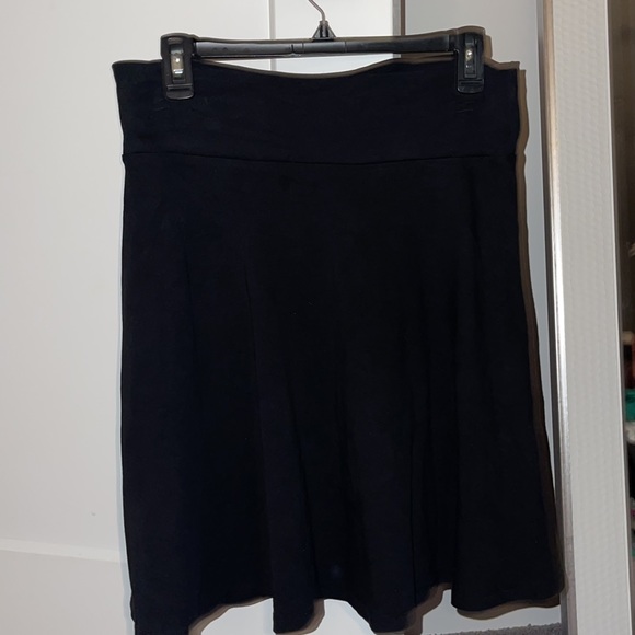 Black skirt - Picture 1 of 2